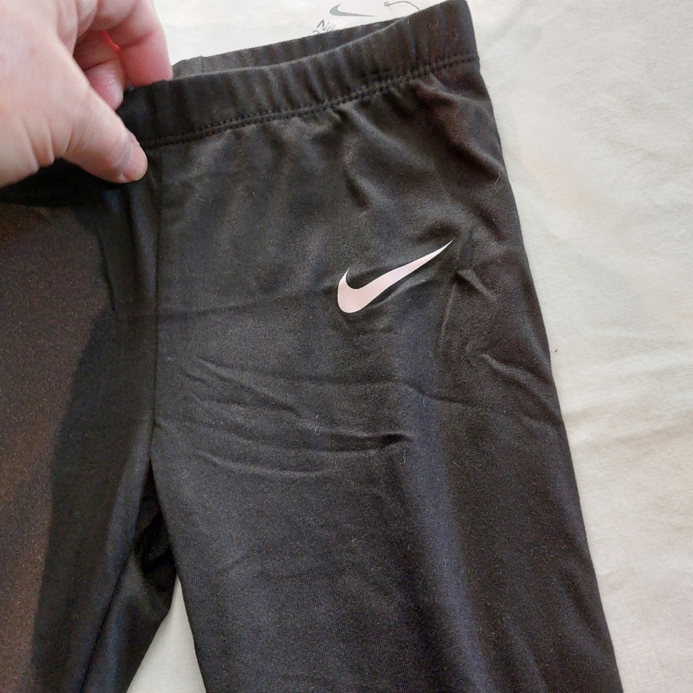Nike Lightweight Black Leggings NWT 4T - Picture 4 of 8